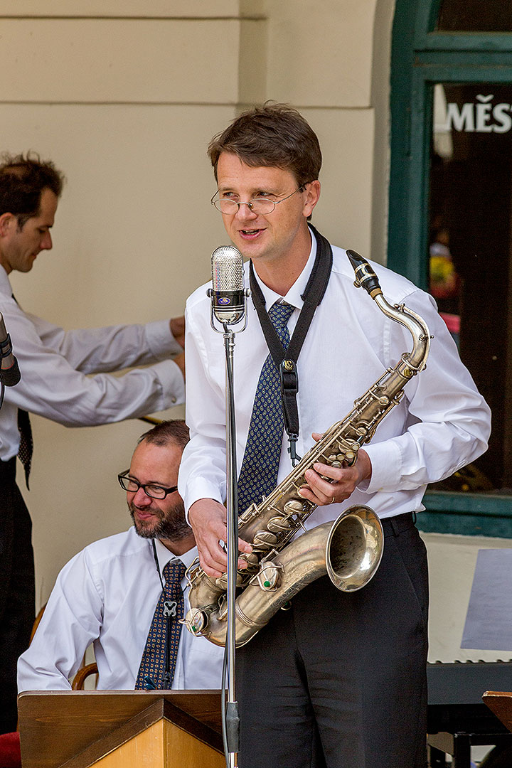 Jazzband schwarzenberské gardy, kapelník Martin Voříšek, 5.7.2014, Festival komorní hudby Český Krumlov