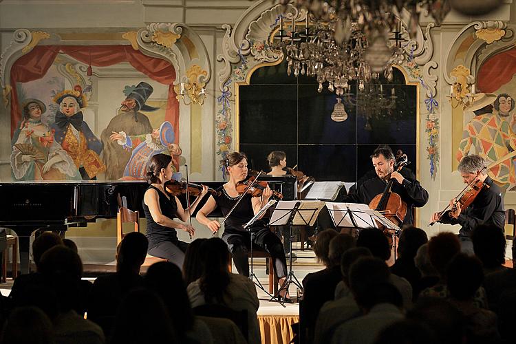 Shiran Wang (klavír), Škampovo kvarteto - komorní koncert, 24.7.2014, Mezinárodní hudební festival Český Krumlov