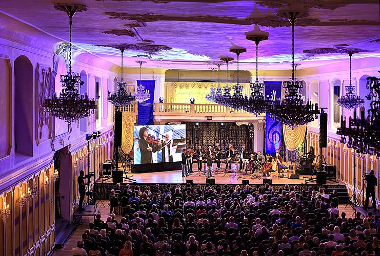 The Classical Music Maniacs - Bach goes Samba and Tango, 1.8.2014, Mezinárodní hudební festival Český Krumlov