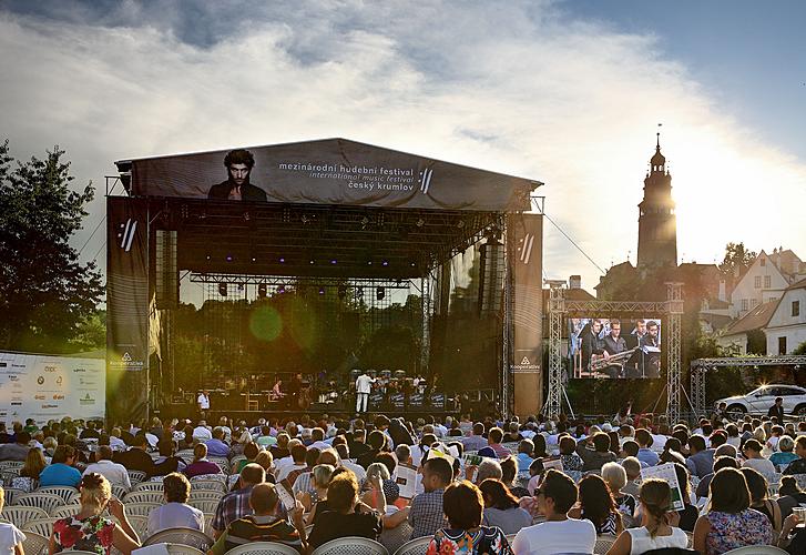 Český večer – Vojtěch Dyk a B-SIDE BAND, Rozhlasový Big Band Gustava Broma, Cimbálová muzika Jiřího Janouška, Mladá dudácká muzika Strakonice, Jižani, 2.8.2014, Mezinárodní hudební festival Český Krumlov