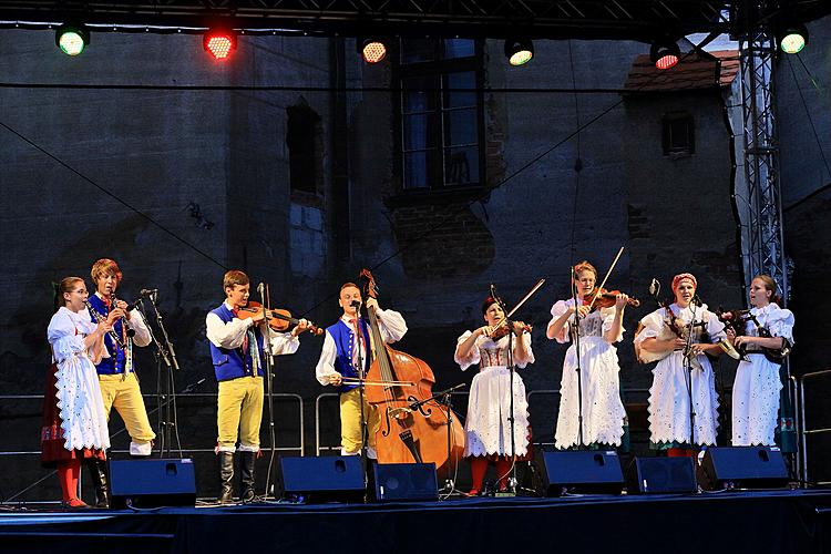 Český večer – Vojtěch Dyk a B-SIDE BAND, Rozhlasový Big Band Gustava Broma, Cimbálová muzika Jiřího Janouška, Mladá dudácká muzika Strakonice, Jižani, 2.8.2014, Mezinárodní hudební festival Český Krumlov