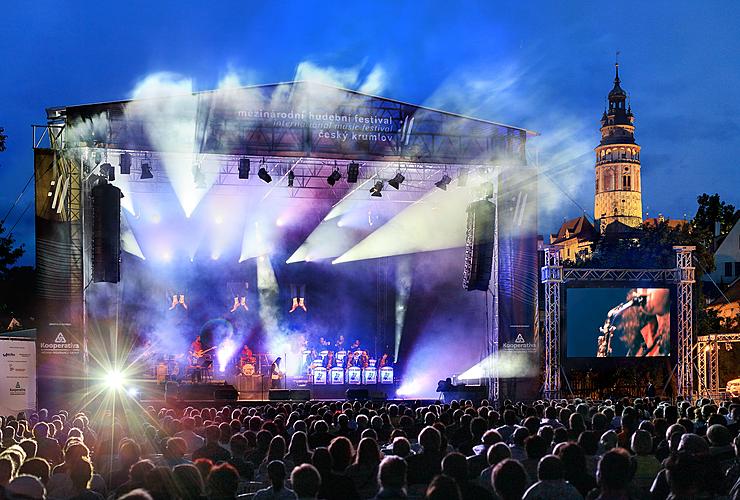 Český večer – Vojtěch Dyk a B-SIDE BAND, Rozhlasový Big Band Gustava Broma, Cimbálová muzika Jiřího Janouška, Mladá dudácká muzika Strakonice, Jižani, 2.8.2014, Mezinárodní hudební festival Český Krumlov