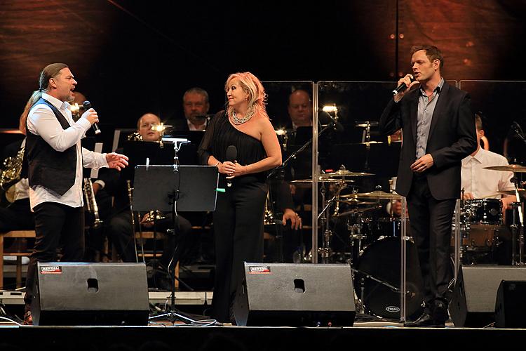 Hommage an die tschechischen Musicalen - Bára Basiková, Ilona Csáková, Leona Machálková, Petr Kolář, Jan Kříž, Václav Noid Bárta und Pavel Vítek, 9.8.2014, Internationales Musikfestival Český Krumlov