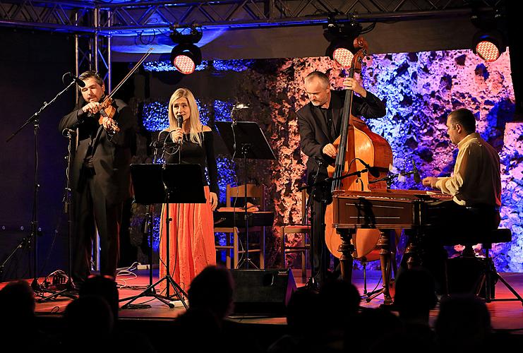 Linda Ballová (zpěv), PaCoRa trio, 14.8.2014, Mezinárodní hudební festival Český Krumlov