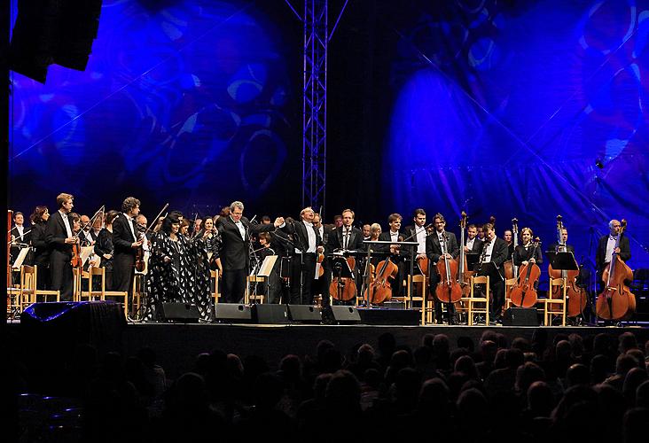 Makvala Kasrashvili (soprano), Anna Aglatova (soprano), Svetlana Shilova (mezzo-soprano), Oleg Kulko (tenor), Mikhail Kazakov (bass), Bohuslav Martinů Philharmonic Orchestra, conductor: Leoš Svárovský , 16.8.2014, International Music Festival Český Krumlov