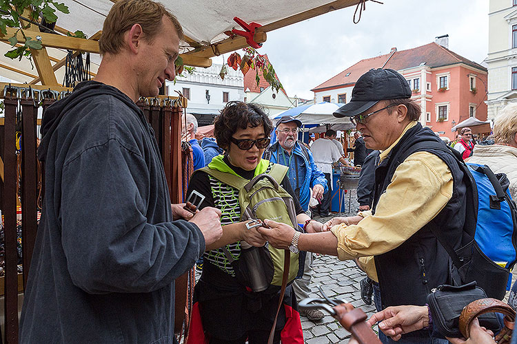 St.-Wenzels-Fest, Internationales Folklorefestival und 18. Treffens der Berg- und Hüttenstädte und -Dörfer Tschechiens in Český Krumlov, 27.9.2014