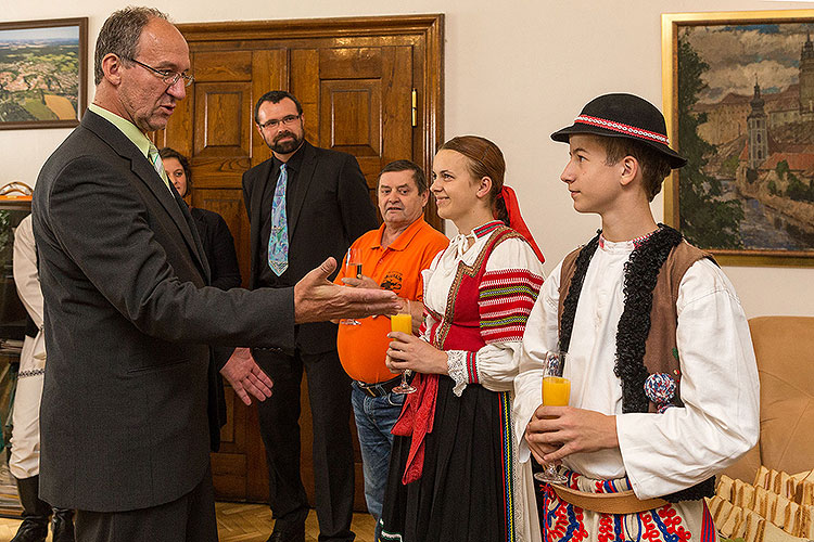 St.-Wenzels-Fest, Internationales Folklorefestival und 18. Treffens der Berg- und Hüttenstädte und -Dörfer Tschechiens in Český Krumlov, 27.9.2014