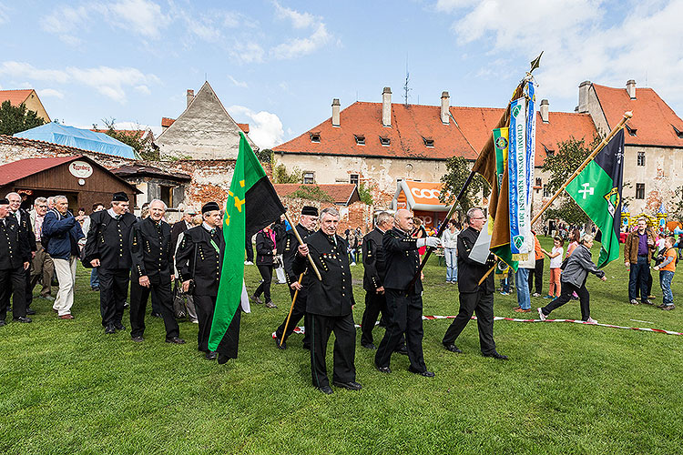 St.-Wenzels-Fest, Internationales Folklorefestival und 18. Treffens der Berg- und Hüttenstädte und -Dörfer Tschechiens in Český Krumlov, 27.9.2014