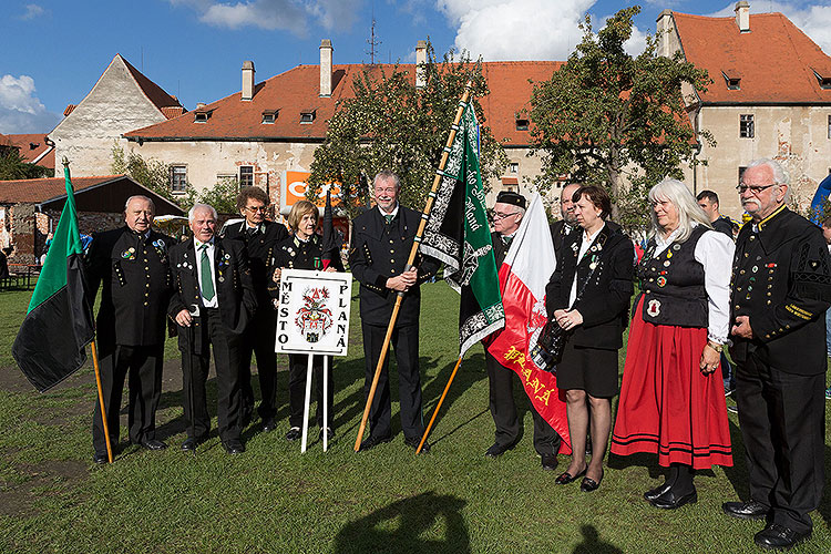 St.-Wenzels-Fest, Internationales Folklorefestival und 18. Treffens der Berg- und Hüttenstädte und -Dörfer Tschechiens in Český Krumlov, 27.9.2014