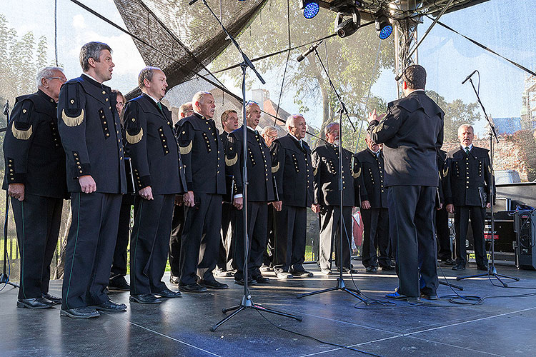 St.-Wenzels-Fest, Internationales Folklorefestival und 18. Treffens der Berg- und Hüttenstädte und -Dörfer Tschechiens in Český Krumlov, 27.9.2014