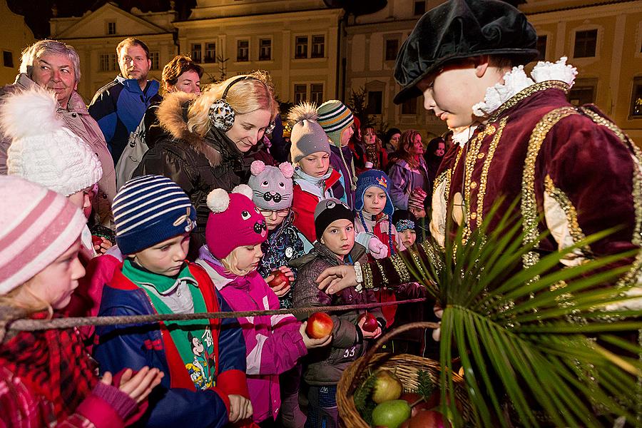 Ježíškův Poštovní úřad U Zlatého anděla a příjezd Bílé paní 7.12.2014, Advent a Vánoce v Českém Krumlově