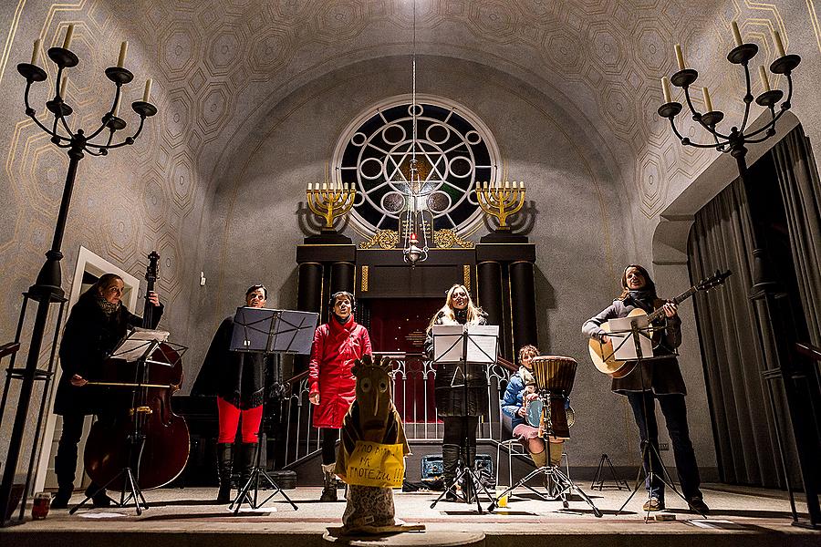Lakomá Barka: Vánoční zpívání v Synagoze 7.12.2014, Advent a Vánoce v Českém Krumlově