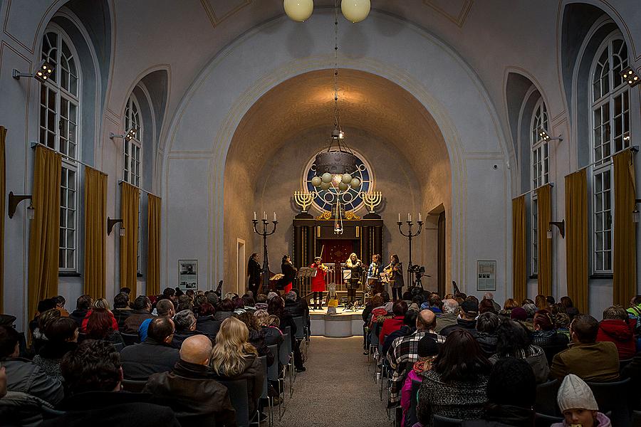 Lakomá Barka: Vánoční zpívání v Synagoze 7.12.2014, Advent a Vánoce v Českém Krumlově