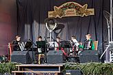 Concerts: accordion quartet of the Artistic Elementary, musical band “Nádrž” of the Elementary School Za nádražím and Chlapi v sobě 13.12.2014, Advent and Christmas in Český Krumlov, photo by: Lubor Mrázek