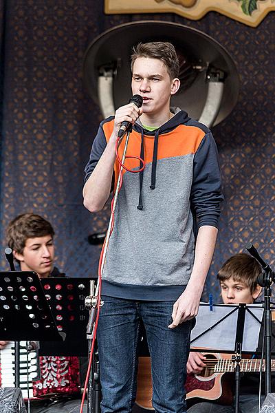 Concerts: accordion quartet of the Artistic Elementary, musical band “Nádrž” of the Elementary School Za nádražím and Chlapi v sobě 13.12.2014, Advent and Christmas in Český Krumlov