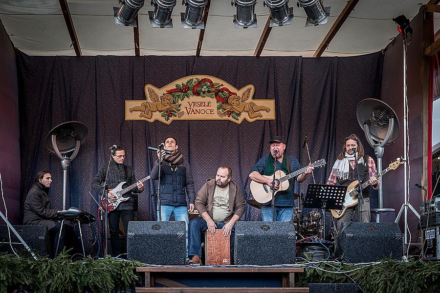 Konzerte: Akkordeon-Quartett der Kunstschule ZUŠ, „Nádrž“ von der Grundschule Za nádražím und Chlapi v sobě 13.12.2014, Advent und Weihnachten in Český Krumlov