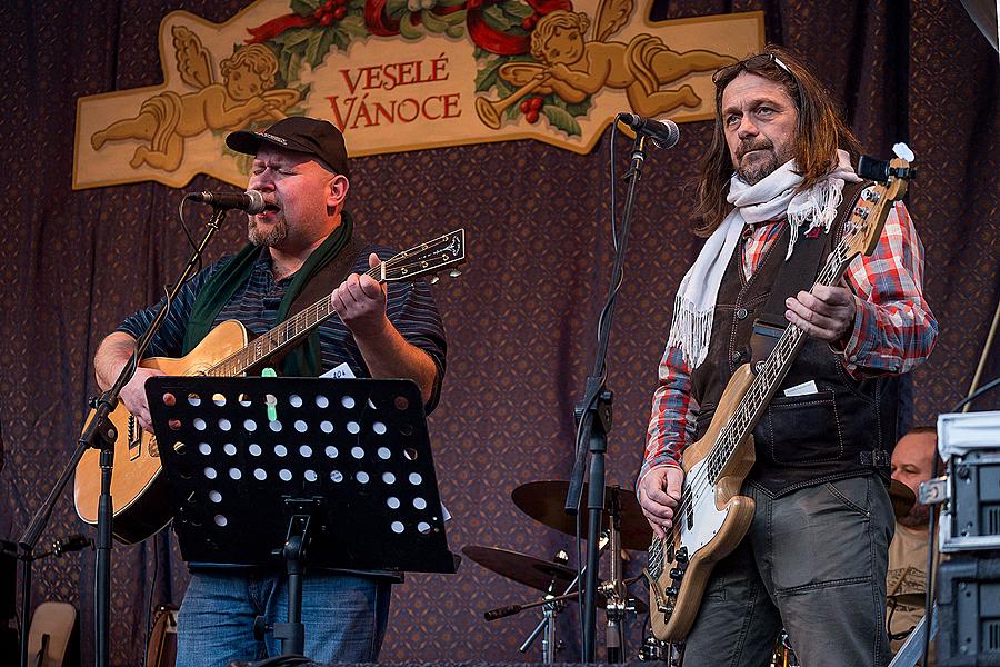 Konzerte: Akkordeon-Quartett der Kunstschule ZUŠ, „Nádrž“ von der Grundschule Za nádražím und Chlapi v sobě 13.12.2014, Advent und Weihnachten in Český Krumlov