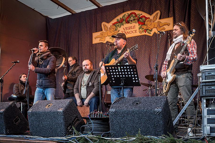 Konzerte: Akkordeon-Quartett der Kunstschule ZUŠ, „Nádrž“ von der Grundschule Za nádražím und Chlapi v sobě 13.12.2014, Advent und Weihnachten in Český Krumlov