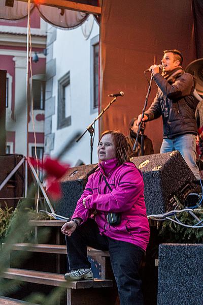 Konzerte: Akkordeon-Quartett der Kunstschule ZUŠ, „Nádrž“ von der Grundschule Za nádražím und Chlapi v sobě 13.12.2014, Advent und Weihnachten in Český Krumlov