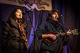 Wir Bringen Ihnen Lieder - Musikgeschenke verteilen die Krumauer Musikanten, die traditionell gemeinsam mit Bürgern aller Nationen Stille Nacht singen 21.12.2014, Advent und Weihnachten in Český Krumlov, Foto: Lubor Mrázek