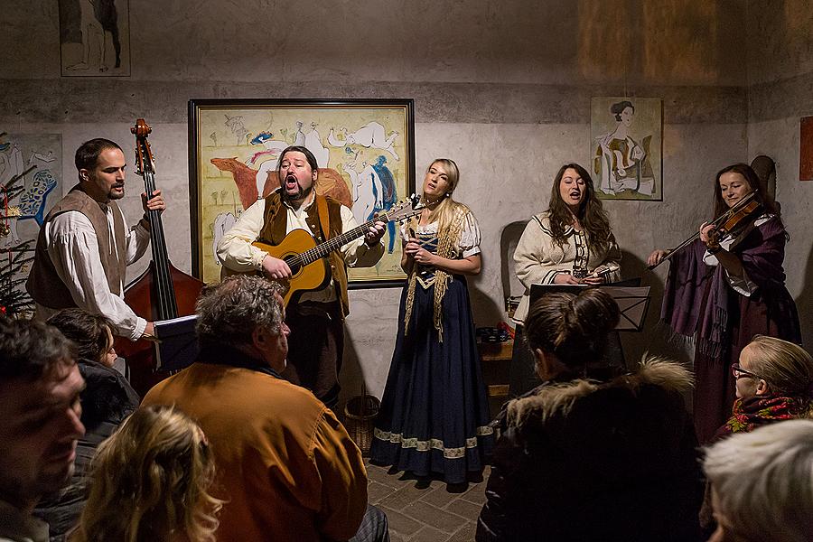 Kapka - tradiční vánoční koncert českokrumlovské folkové kapely, 25.12.2014