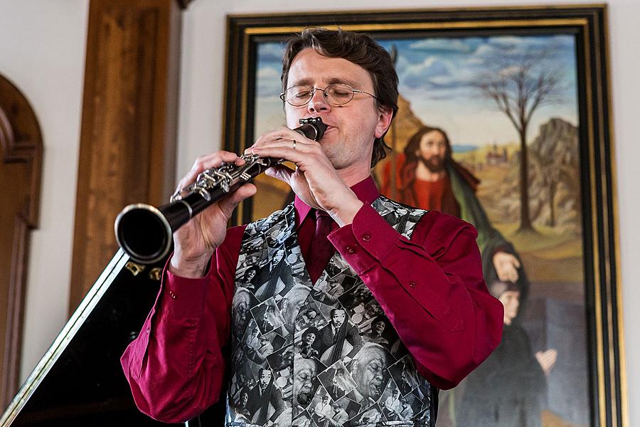 Concert for the 70th anniversary of the end of World War II - Swing Trio Avalon and Havelka Sisters, 7.5.2015