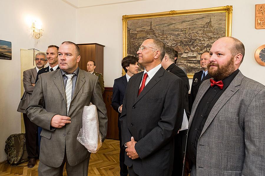 The USA ambassador to the Czech Republic Andrew H. Schapiro and the commander of US forces in Europe, Gen. Frederick B. Hodges in Český Krumlov, 8.5.2015