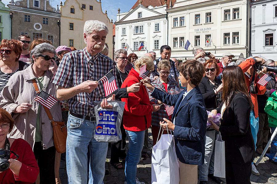 Ceremonial unveiling of a memorial plaque, townsquare Svornosti Český Krumlov, 8.5.2015