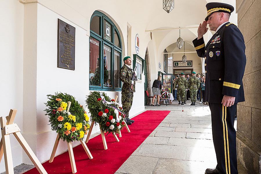 Ceremonial unveiling of a memorial plaque, townsquare Svornosti Český Krumlov, 8.5.2015