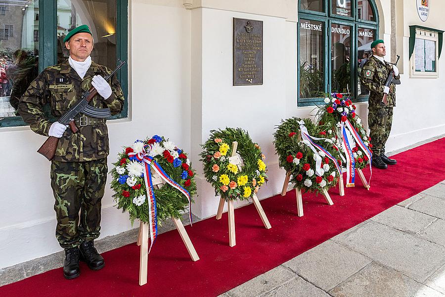 Ceremonial unveiling of a memorial plaque, townsquare Svornosti Český Krumlov, 8.5.2015