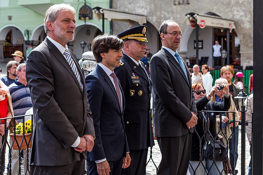 Ceremonial unveiling of a memorial plaque, townsquare Svornosti Český Krumlov, 8.5.2015