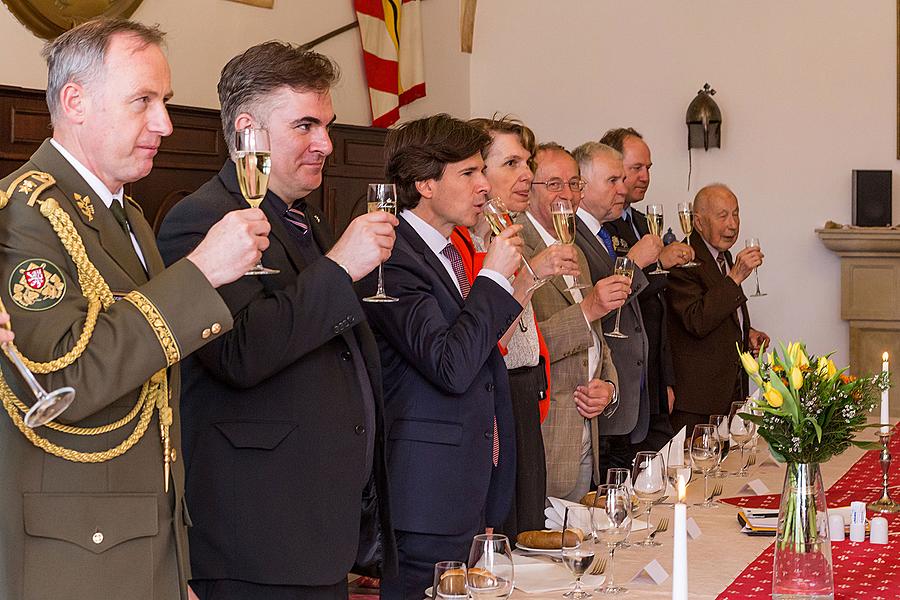 The USA ambassador to the Czech Republic Andrew H. Schapiro and the commander of US forces in Europe, Gen. Frederick B. Hodges in Český Krumlov, 8.5.2015