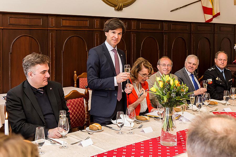 The USA ambassador to the Czech Republic Andrew H. Schapiro and the commander of US forces in Europe, Gen. Frederick B. Hodges in Český Krumlov, 8.5.2015