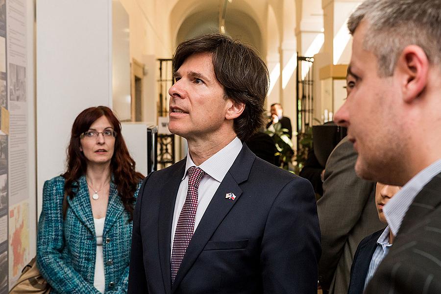 The USA ambassador to the Czech Republic Andrew H. Schapiro and the commander of US forces in Europe, Gen. Frederick B. Hodges in Český Krumlov, 8.5.2015