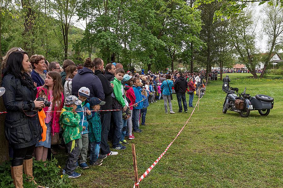 Show of WWII military equipment and battle demonstration in Český Krumlov, 9.5.2015