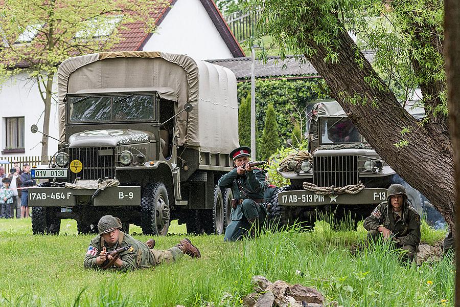 Show of WWII military equipment and battle demonstration in Český Krumlov, 9.5.2015