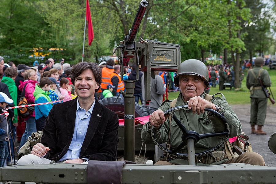 Show of WWII military equipment and battle demonstration in Český Krumlov, 9.5.2015