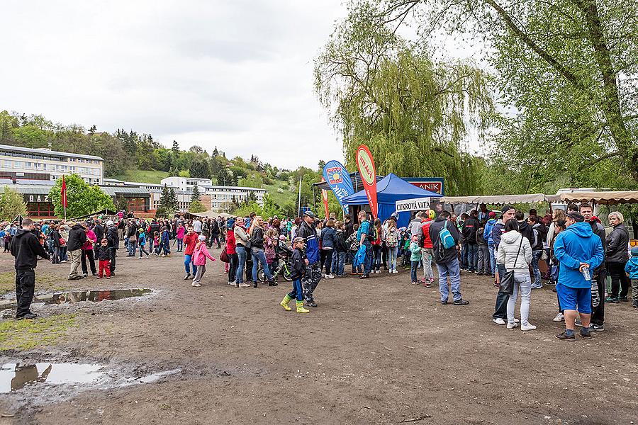 Show of WWII military equipment and battle demonstration in Český Krumlov, 9.5.2015