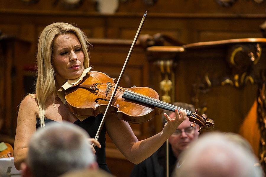 Abschlusskonzert zum 70. Jahrestag des Kriegsendes: Capella Regia, künstlerischer Leiter – Robert Hugo, Jitka Hosprová – Viola, Barbora Martínková-Polášková – Gesang, 4.7.2015, Kammermusikfestival Český Krumlov