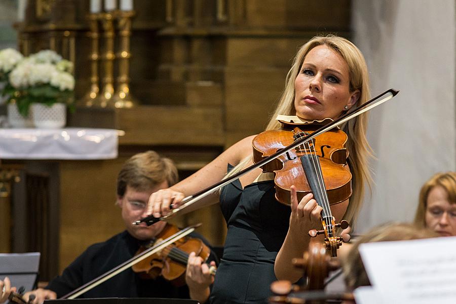 Abschlusskonzert zum 70. Jahrestag des Kriegsendes: Capella Regia, künstlerischer Leiter – Robert Hugo, Jitka Hosprová – Viola, Barbora Martínková-Polášková – Gesang, 4.7.2015, Kammermusikfestival Český Krumlov