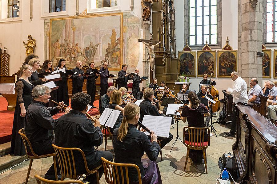 Abschlusskonzert zum 70. Jahrestag des Kriegsendes: Capella Regia, künstlerischer Leiter – Robert Hugo, Jitka Hosprová – Viola, Barbora Martínková-Polášková – Gesang, 4.7.2015, Kammermusikfestival Český Krumlov