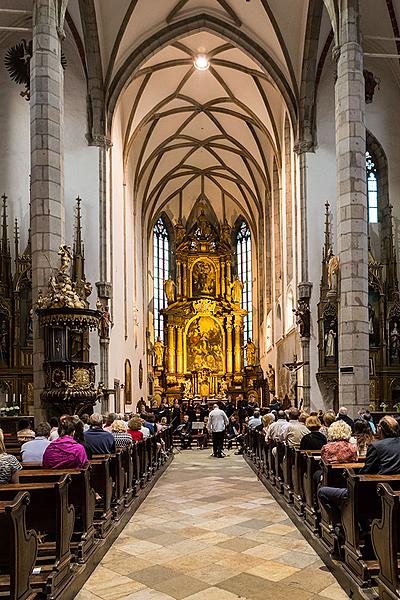 Concluding Concert marking the 70th anniversary of the end World War II: Capella Regia, artistic director - Robert Hugo, Jitka Hosprová - viola, Barbora Martínková-Polášková – mezzo-soprano, 4.7.2015, Chamber Music Festival Český Krumlov