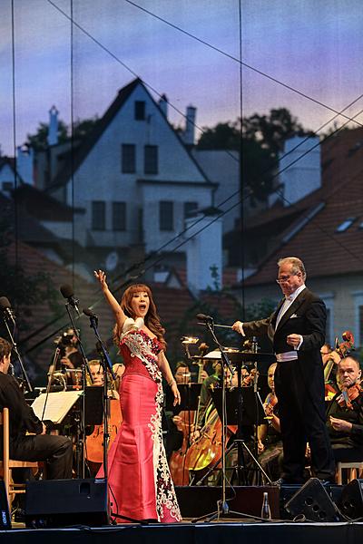 Sumi Jo (soprán), Danilo Formaggia (tenor), SOČR, Petr Vronský (dirigent) - Zahajovací operní galakoncert, 17.7.2015, Mezinárodní hudební festival Český Krumlov