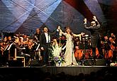 Sumi Jo (soprán), Danilo Formaggia (tenor), SOČR, Petr Vronský (dirigent) - Zahajovací operní galakoncert, 17.7.2015, Mezinárodní hudební festival Český Krumlov, zdroj: Auviex s.r.o., foto: Libor Sváček