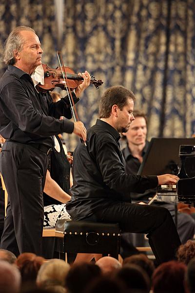 Václav Hudeček (housle), Jan Simon (klavír), Jihočeská komorní filharmonie, Vojtěch Spurný (dirigent), 24.7.2015, Mezinárodní hudební festival Český Krumlov