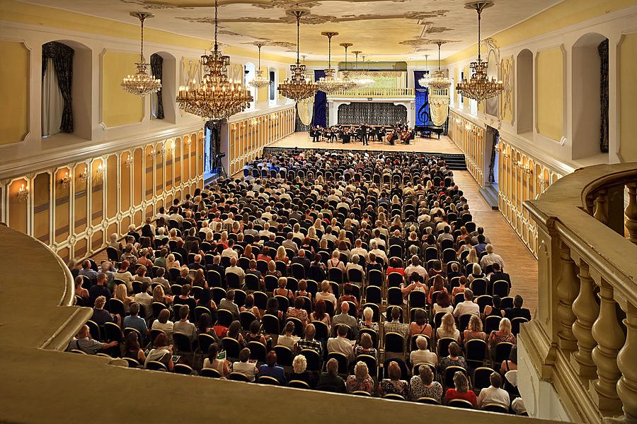 Václav Hudeček (housle), Jan Simon (klavír), Jihočeská komorní filharmonie, Vojtěch Spurný (dirigent), 24.7.2015, Mezinárodní hudební festival Český Krumlov