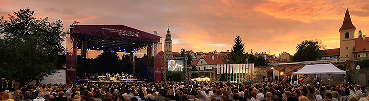 KubÃ¡nskÃ½ veÄer - vÃ­ceÅ¾Ã¡nrovÃ½ hudebnÃ­ veÄer (RozhlasovÃ½ Big Band Gustava Broma a dalÅ¡Ã­), 25.7.2015, MezinÃ¡rodnÃ­ hudebnÃ­ festival ÄeskÃ½ Krumlov