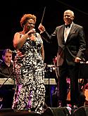 “James Bond Music” und Musicals - Debbie Gravitte, Capathia Jenkins und Hugh Panaro, Nordböhmische Philharmonie Teplice, Michael Krajewshi (Dirigent), 1.8.2015, Internationales Musikfestival Český Krumlov, Quelle: Auviex s.r.o., Foto: Libor Sváček