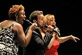 “James Bond Music” and world musicals - Debbie Gravitte, Capathia Jenkins a Hugh Panaro, Michael Krajewshi (conductor), 1.8.2015, International Music Festival Český Krumlov, source: Auviex s.r.o., photo by: Libor Sváček