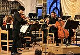 Ji Man Wee (Violine), Jan Mráček (Violine), Südböhmische Kammerphilharmonie Budweis, Mario Košík (Dirigent), 8.8.2015, Internationales Musikfestival Český Krumlov, Quelle: Auviex s.r.o., Foto: Libor Sváček